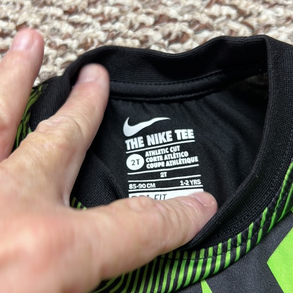 ‎Nike - Picture 3 of 5